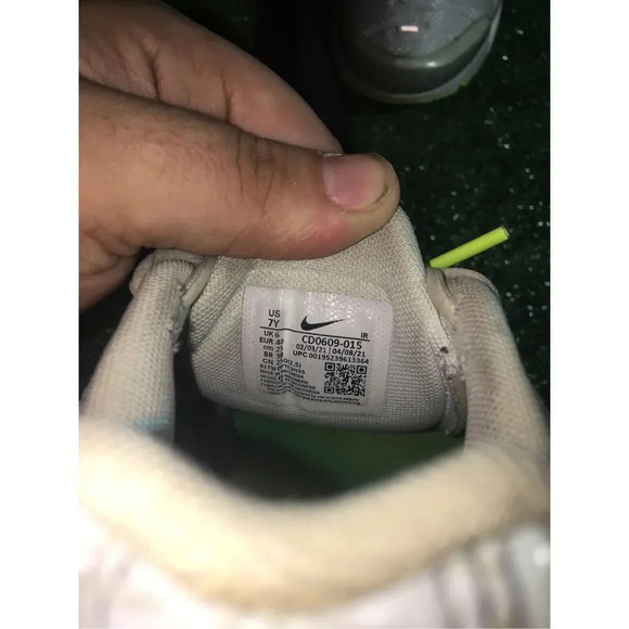 Kids Nike Air Max Plus 7Y GS Youth Women 8.5 Shoes Platinum Grey Green - Picture 6 of 6